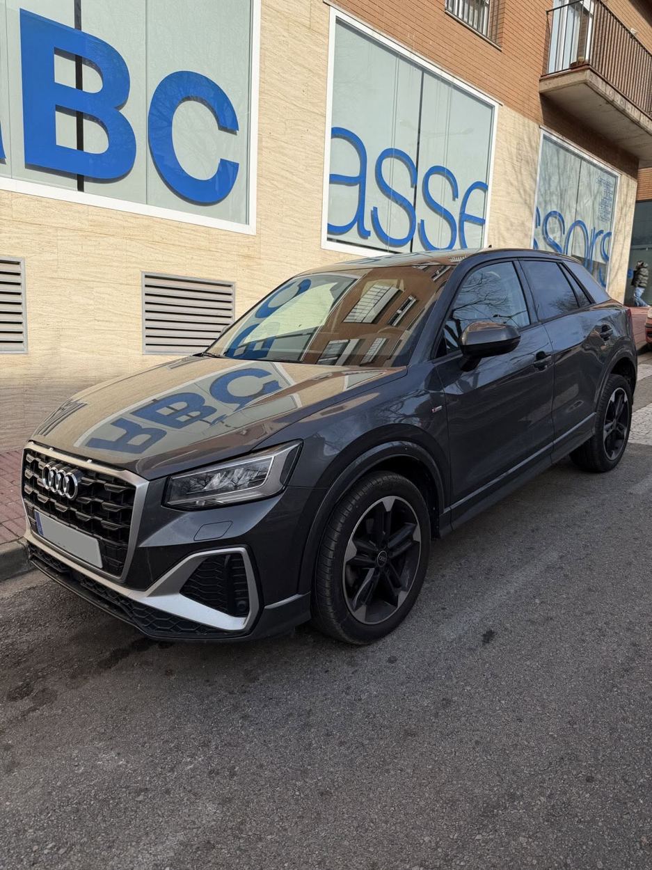 Audi Q2 gris antracita